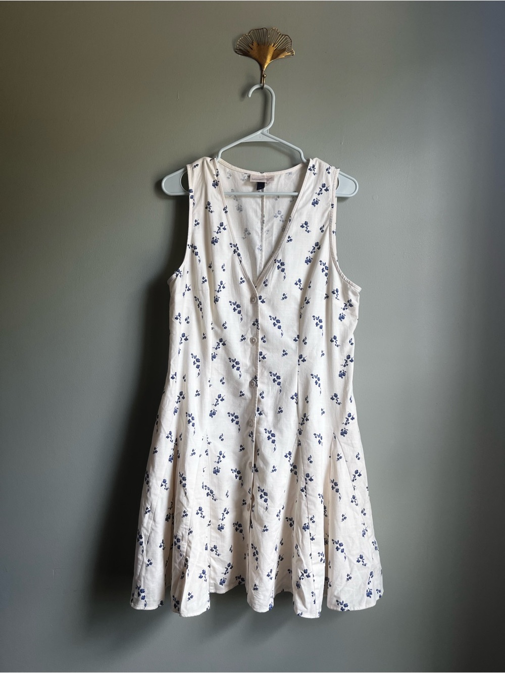 Universal Thread White Sleeveless Mini Dress with Navy Floral Print